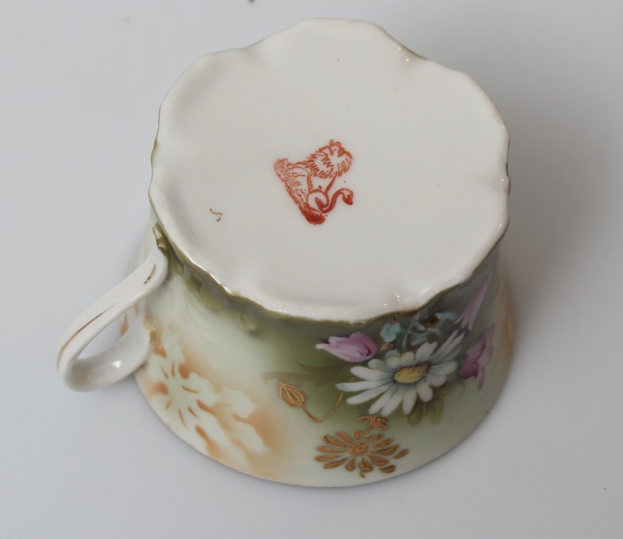 Porcelain cup and saucer 