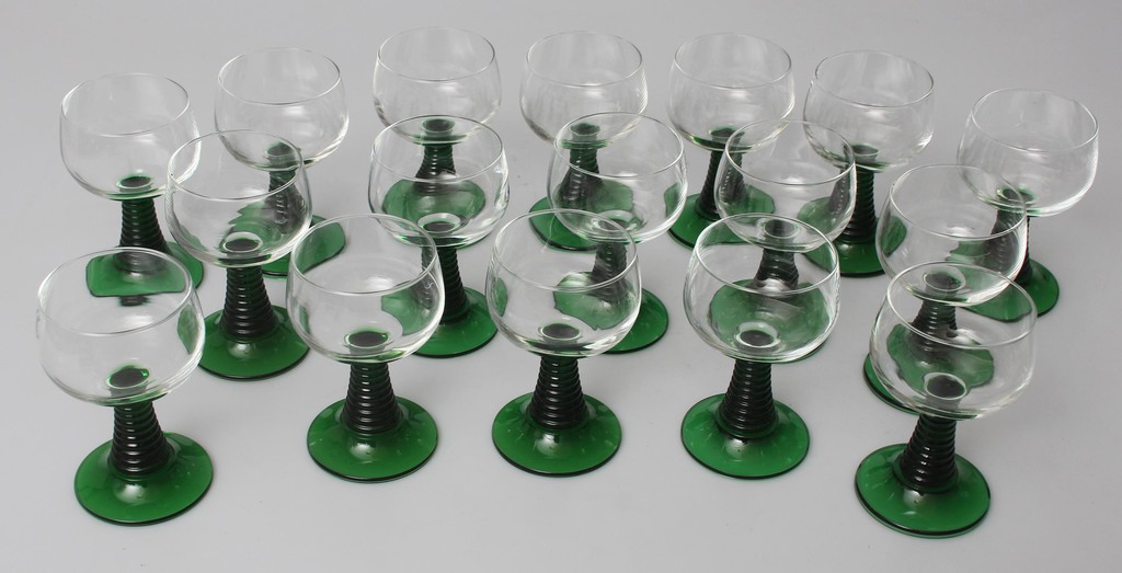 Стеклянные стаканы (17 шт.) ''Ромер''