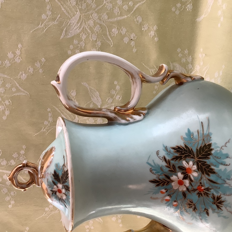 Kettle.factory Kuznetsov. Early 20th century. hand-painted.