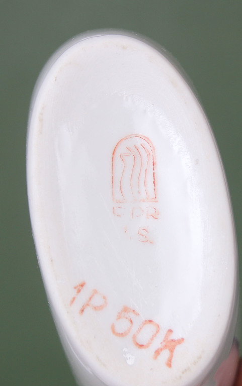 Porcelain mineral water cup