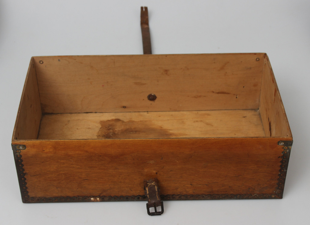 Wooden chest-box with metal linings