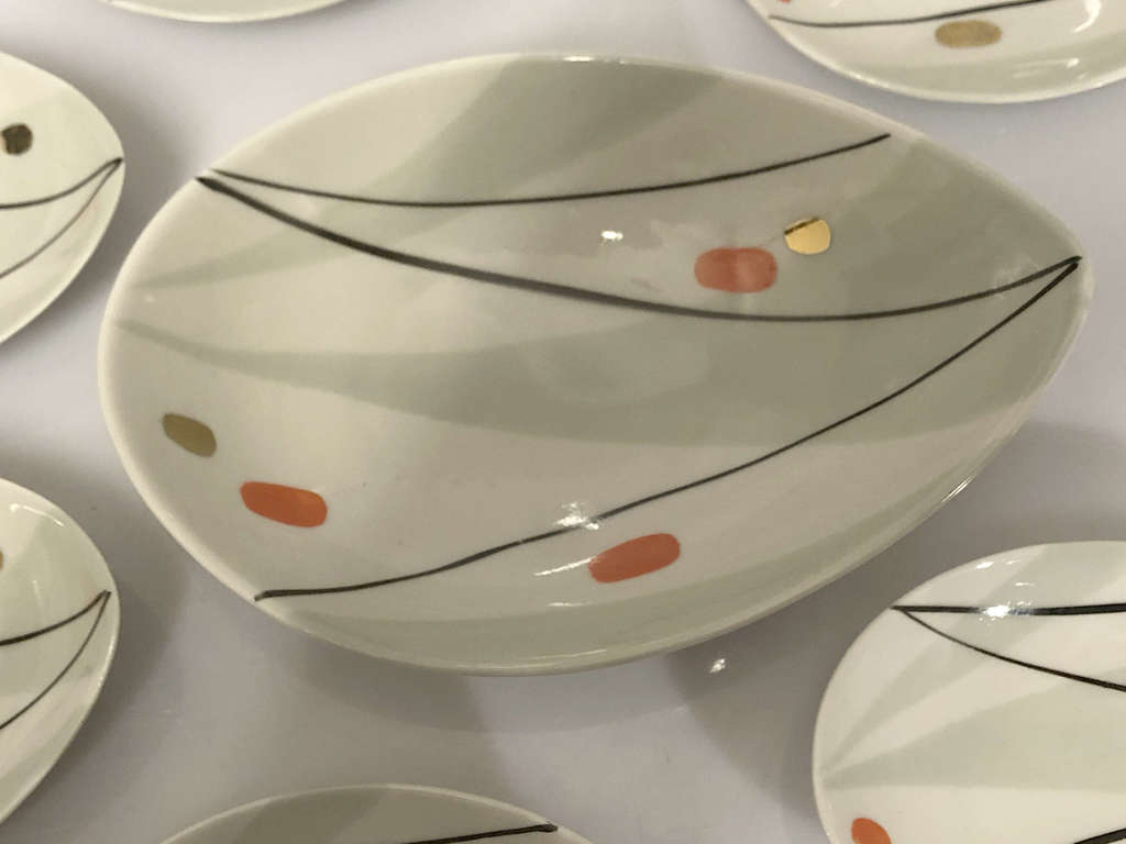 Set of porcelain serving dishes (1+6 pcs.)
