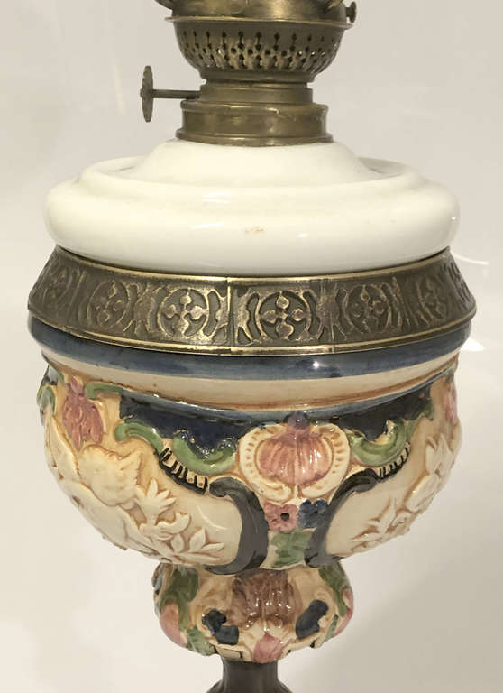 Бронзовая керосиновая лампа в стиле барокко