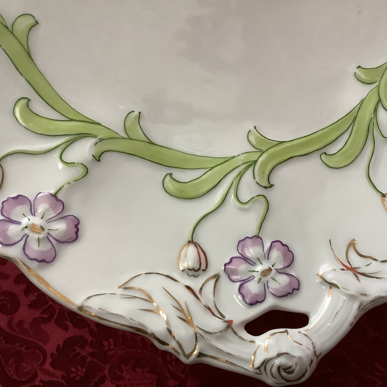 Fruit platter, Germany 1920-30, hand-painted on relief