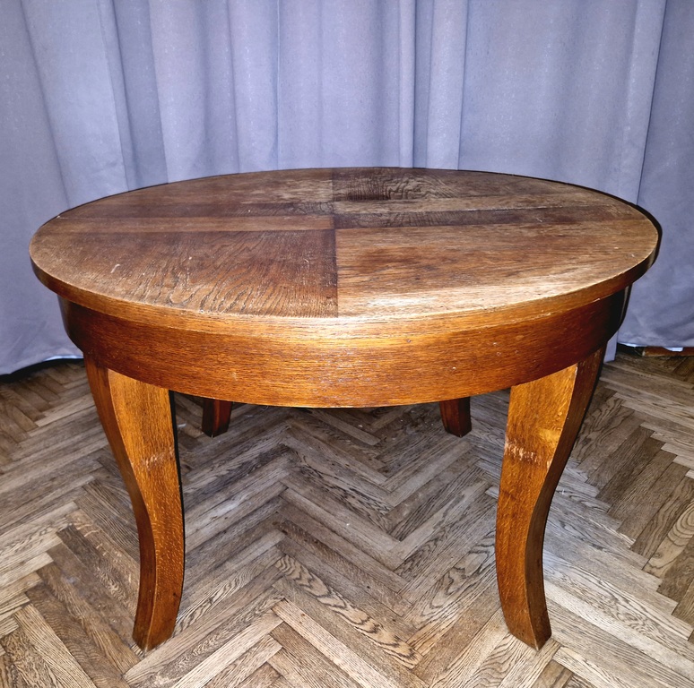 Round oak table