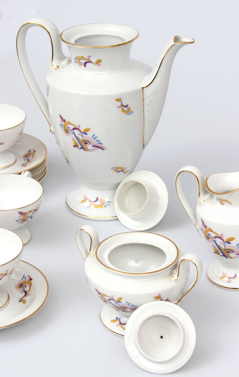 Porcelain set for 5 persons