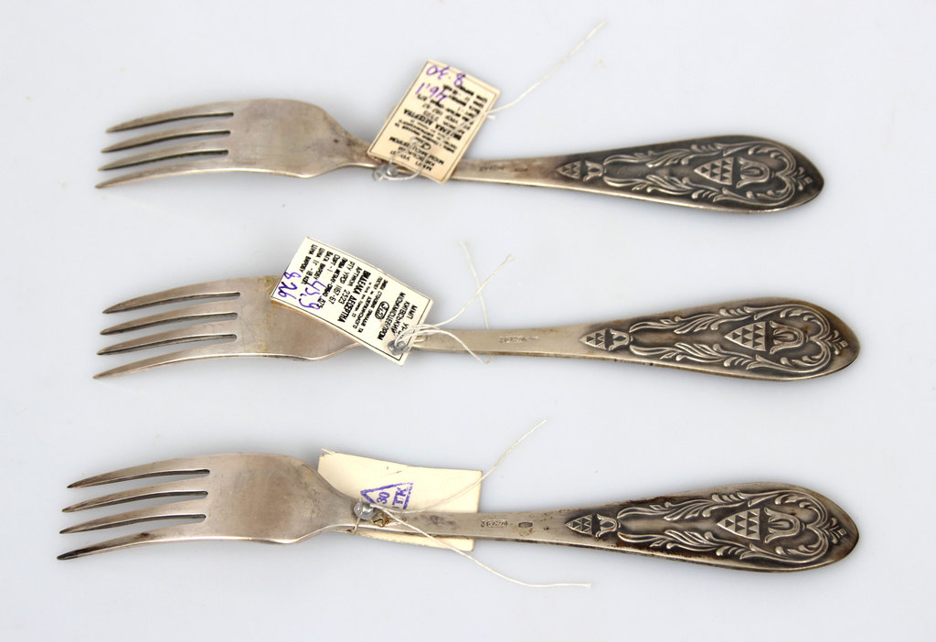 Set of silver forks (3 pcs.)