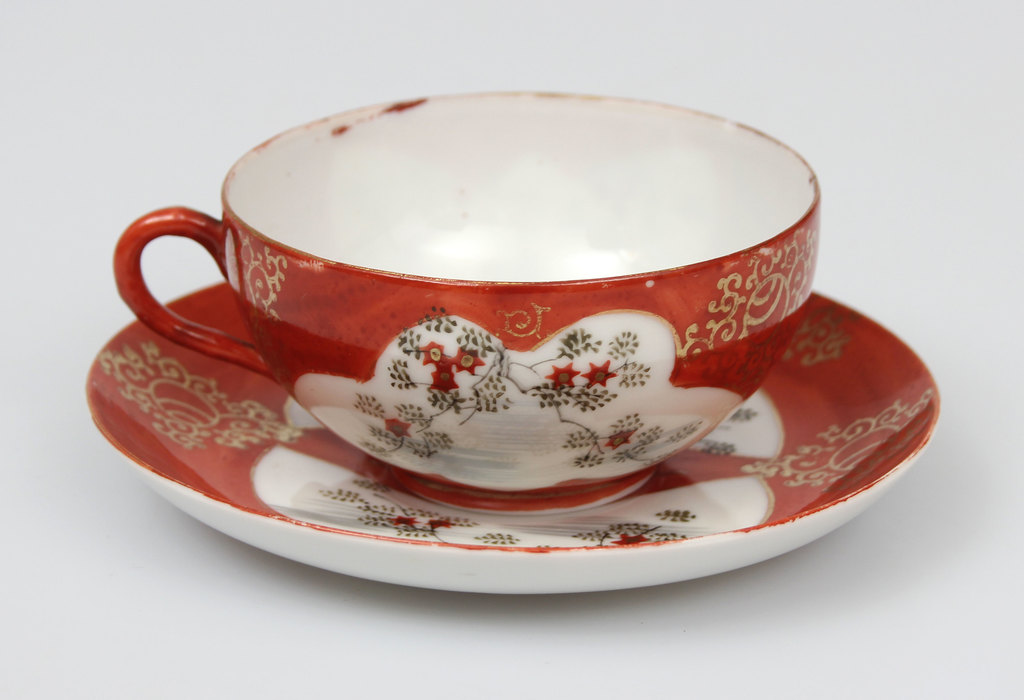 Porcelain cup with saucer ''Asian motif'';