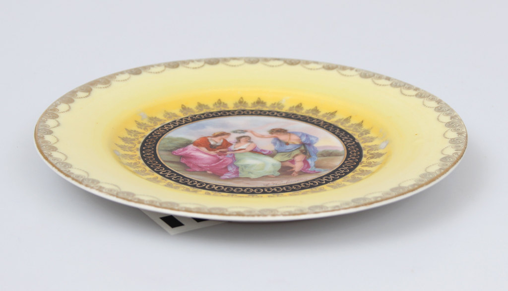 Королевская венская фарфоровая тарелка