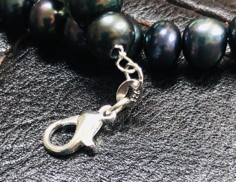 Ожерелье из черного жемчуга с серебряной застежкой. 100% натуральный пресноводный жемчуг.