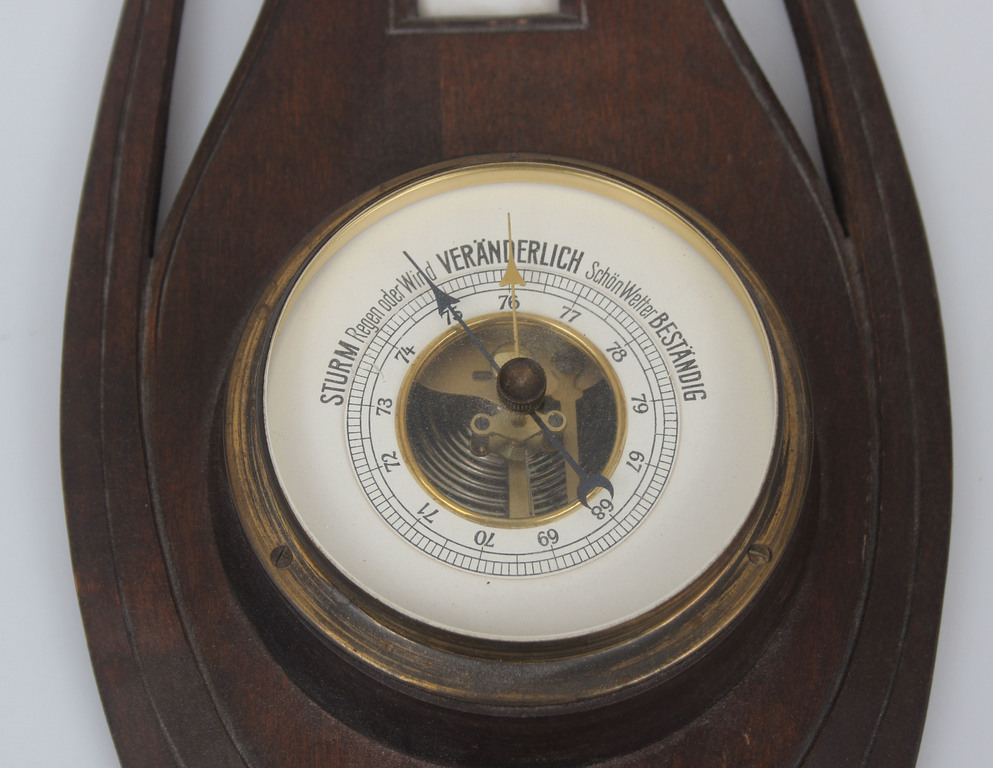 Barometer with inscription in German