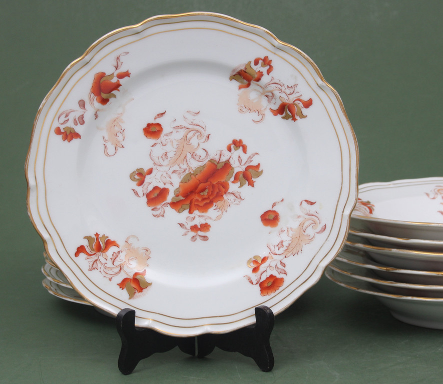 Six serving plates and six soup plates (12 pieces)