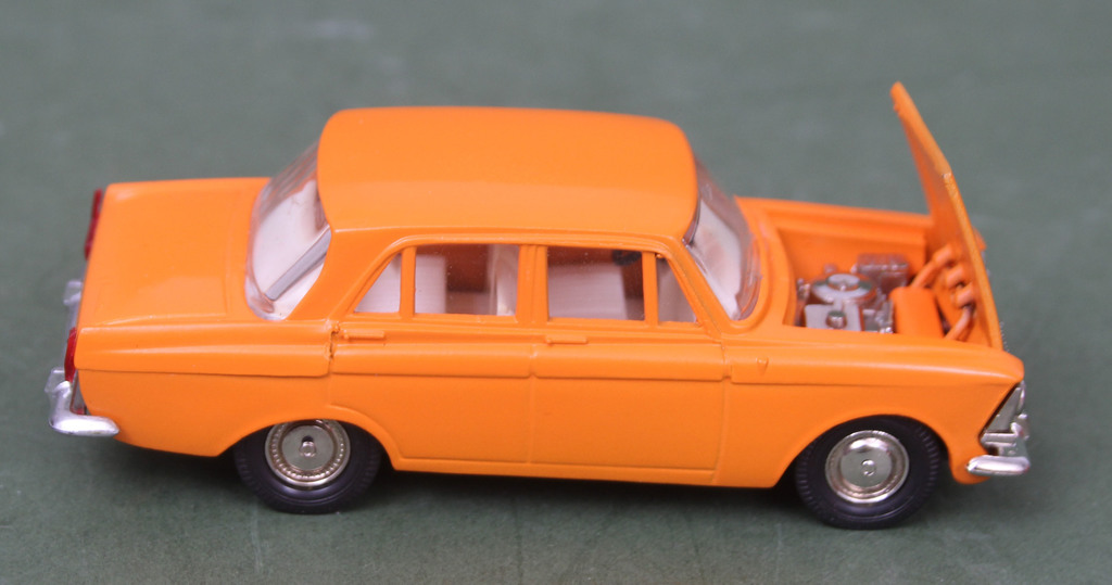 Mašīnas modelis ''Oranžs Moskvičs''