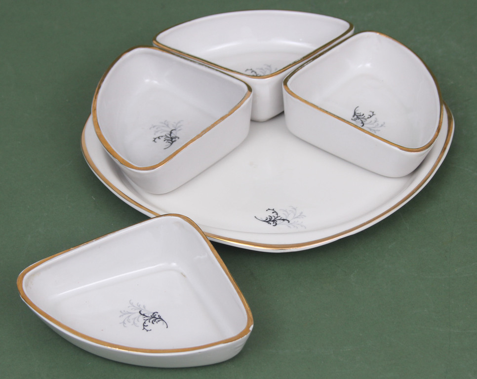 Set of porcelain serving dishes (1+4 pieces)