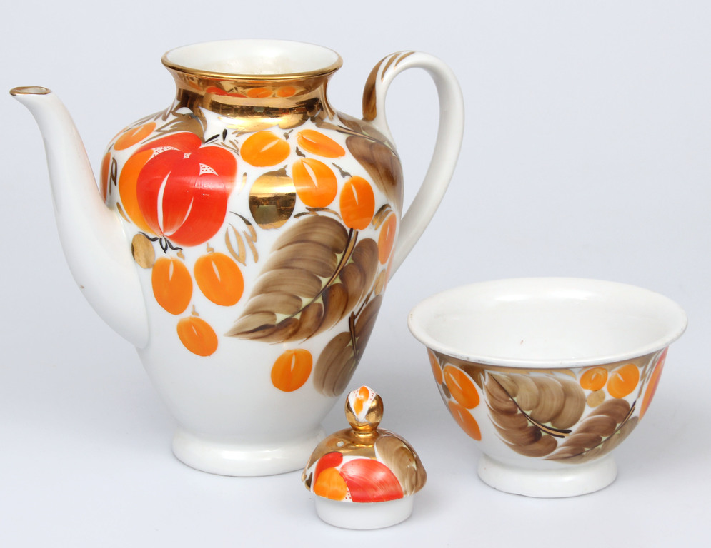 Porcelain pitcher and bowl