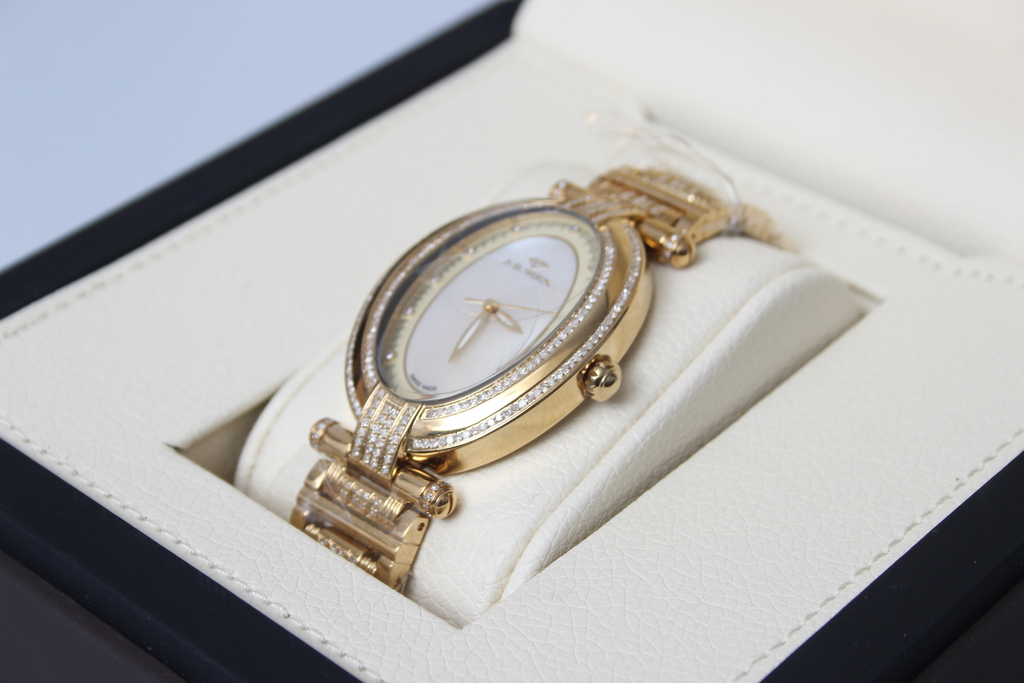 Apzeltīts sieviešu rokas pulkstenis ''MUREX'' ar briljantiem 2.06 ct