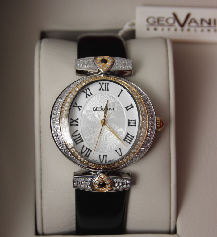 Gold-plated women's gold wristwatch with diamonds 1.02 ct 