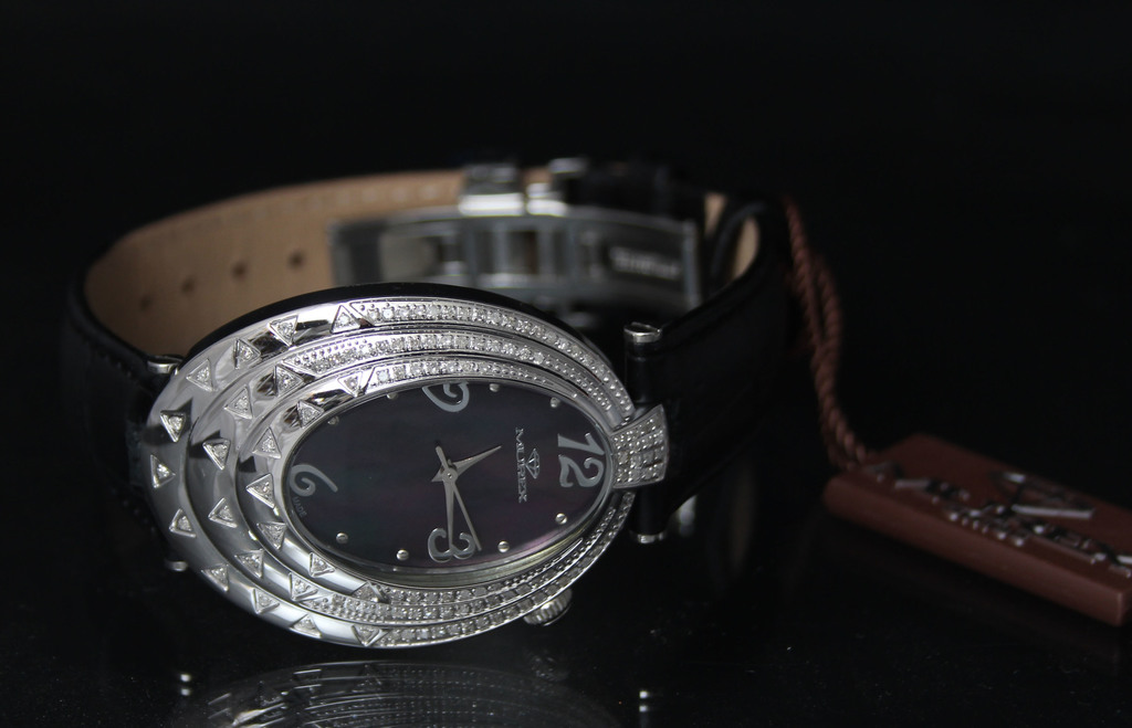 Women's wristwatch with natural diamonds 0.92 ct 