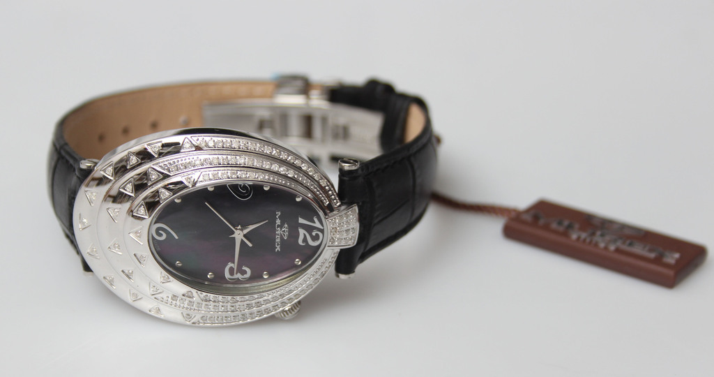 Женские наручные часы с натуральным бриллиантом 0.92 карата 