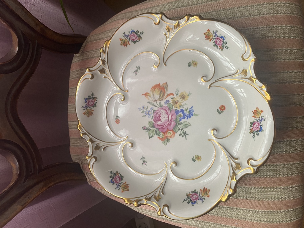 Jlmenau Graf Von Henneberg self-service decorative plate with gilded decoration