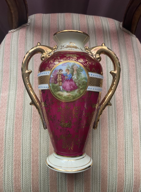 Баварская ваза-амфора 