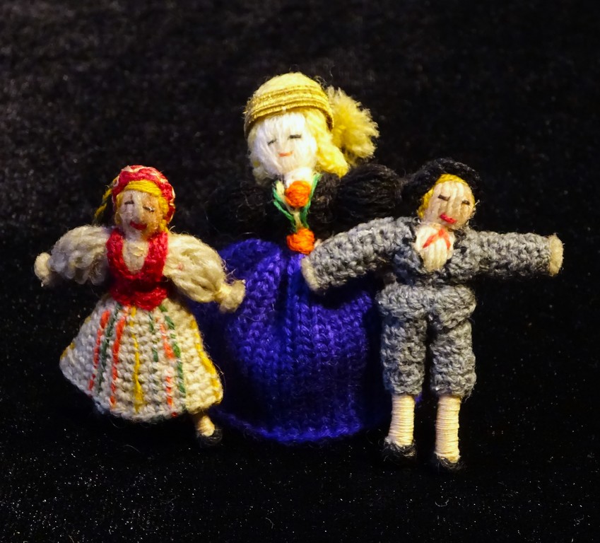 Вязаные миниатюрные куколки 3 шт.