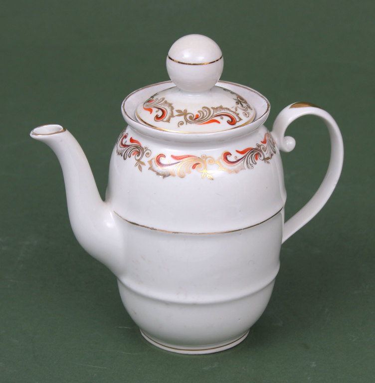A teapot from the Ping-pong coffee set