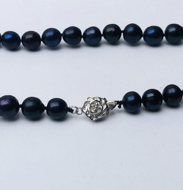 Ожерелье из натурального черного жемчуга с серебряной застежкой и серьгами