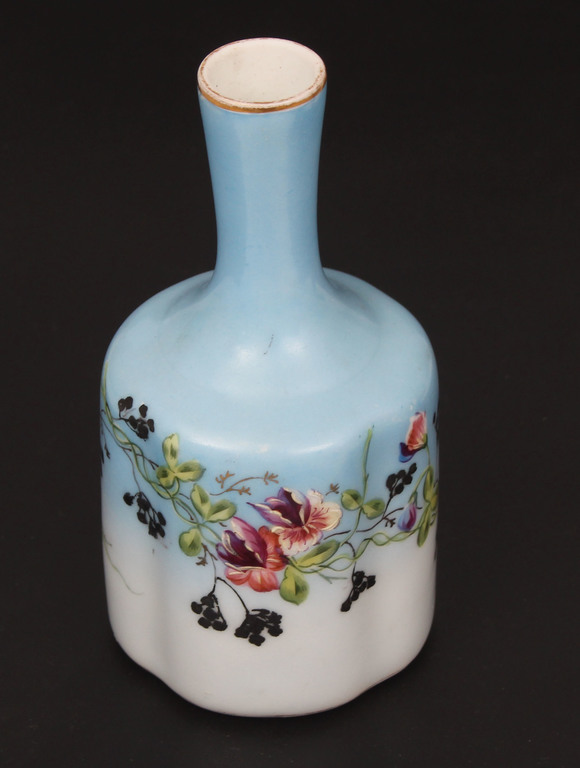 Gardner porcelain vase