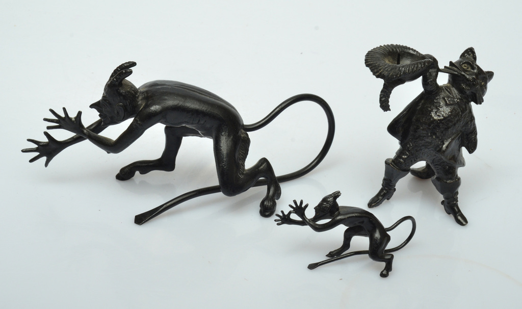 Set of cast iron figures (3 figures)