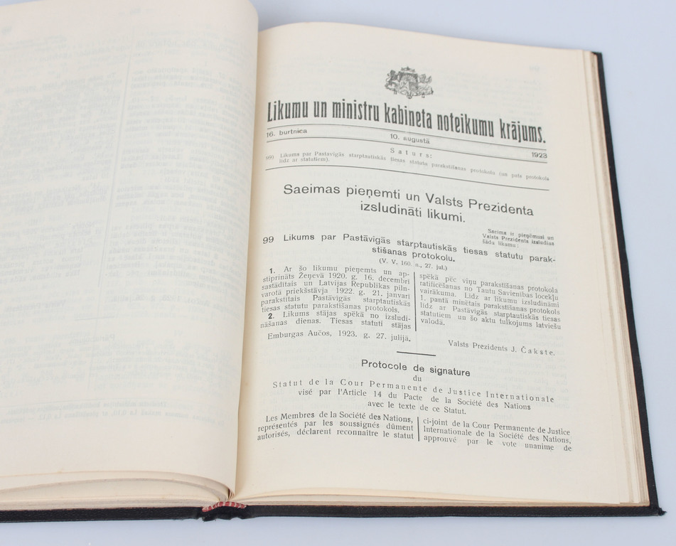 Book ''Likumu un Ministru kabineta noteikumu krājums 1923. gads''