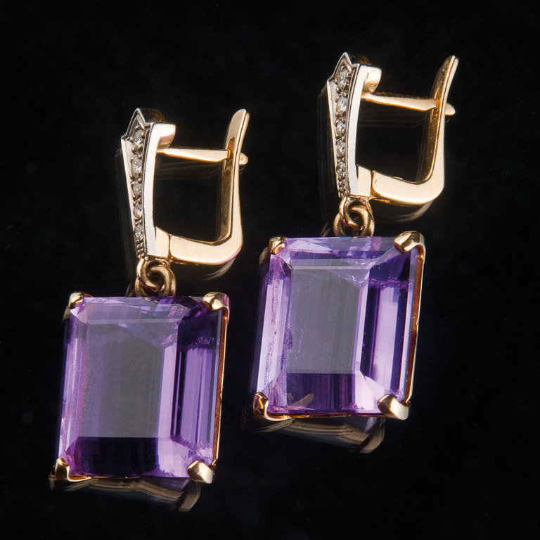 Golden earrings with amethyst and diamonds