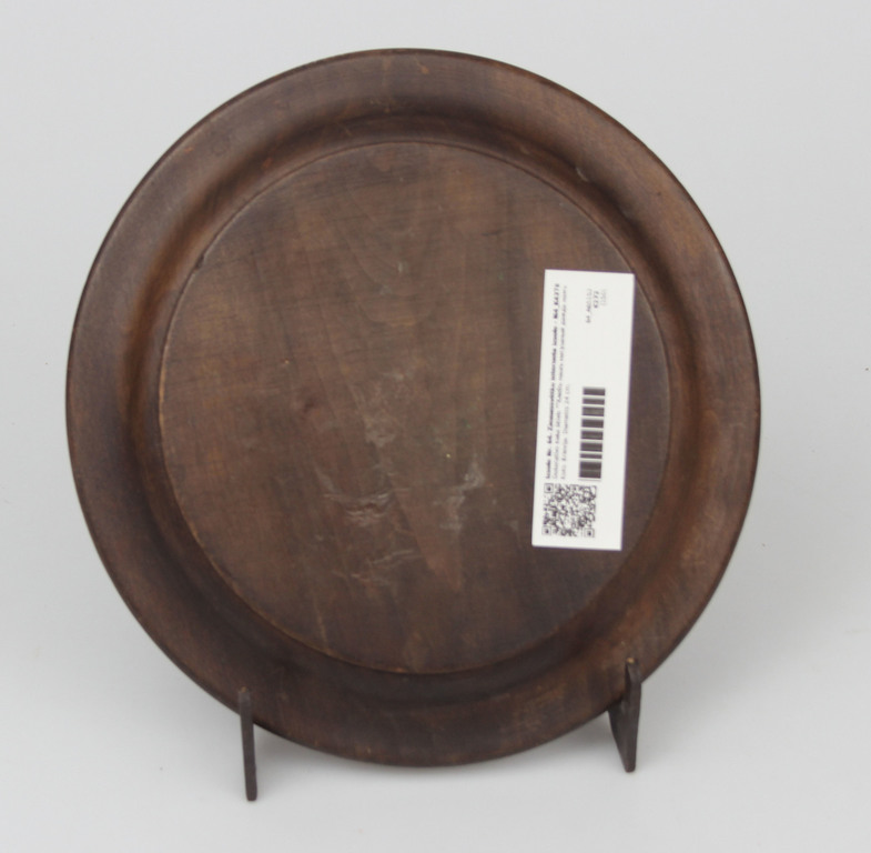 Декоративная деревянная тарелка 