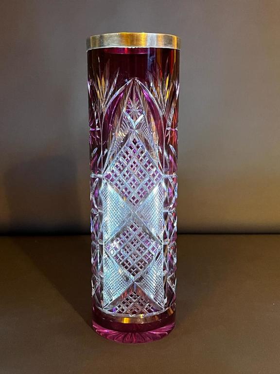 Ilguciem crystal colored vase. In perfect condition. 25.5 cm. Prove 875 Milda JV initials.