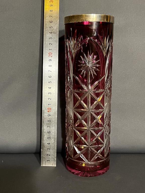 Хрустальная ваза Ilguciem. В идеальном состоянии. 25,5 см. Докажите 875 инициалов Milda JV.
