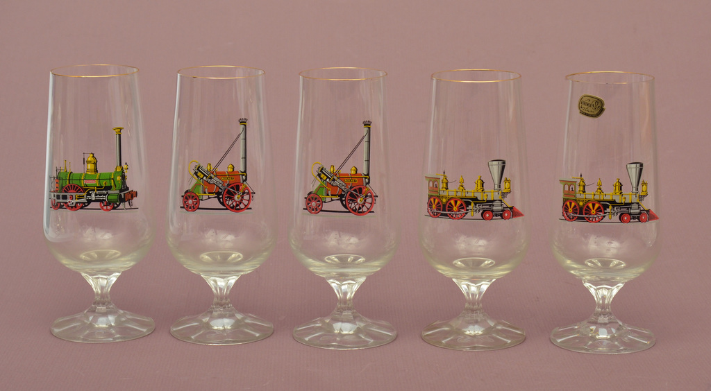 Set of glasses Trains and locomotives