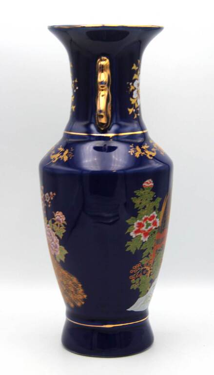 Фарфоровая ваза с позолотой