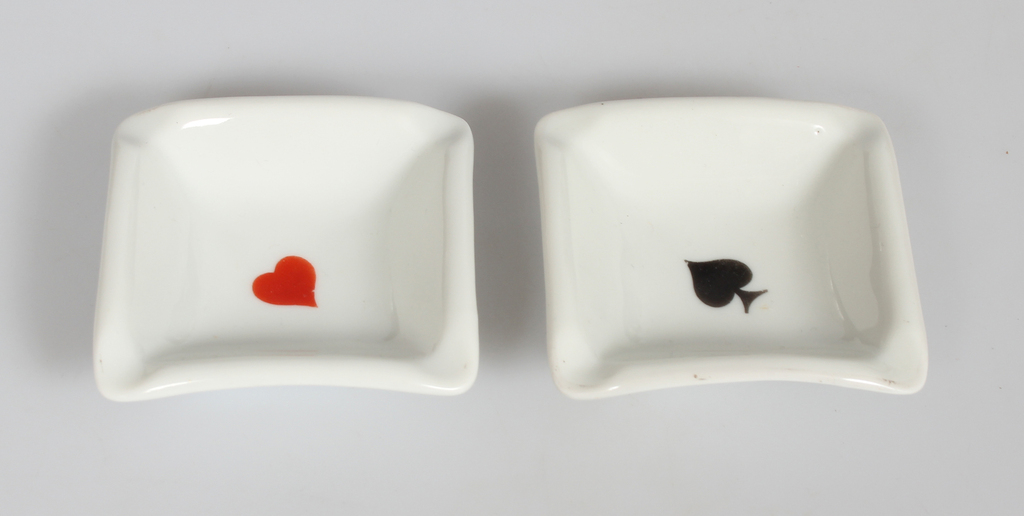 Two Kuznetsov porcelain ashtrays