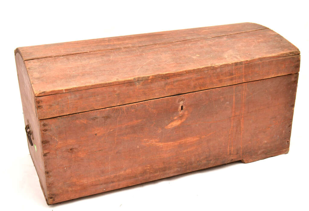 Wooden chest with handles