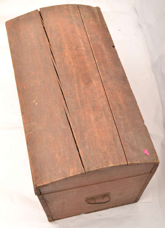 Wooden chest with handles