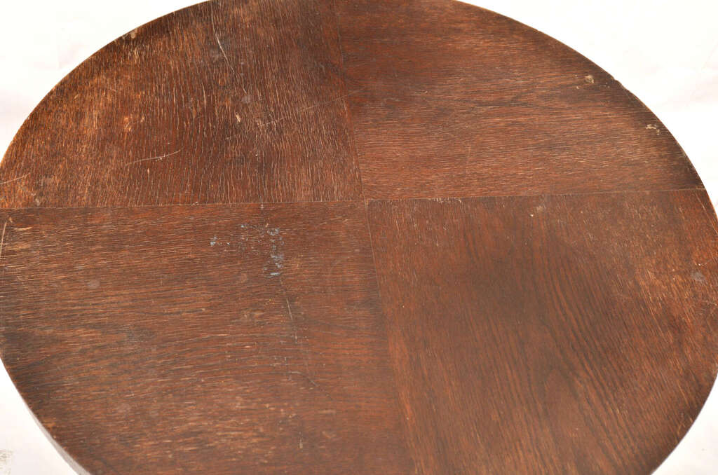 Round table with veneer