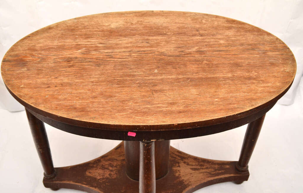 Oval table with veneer