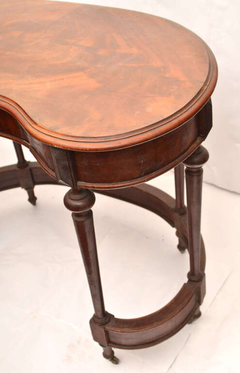 Mahogany table with drawer