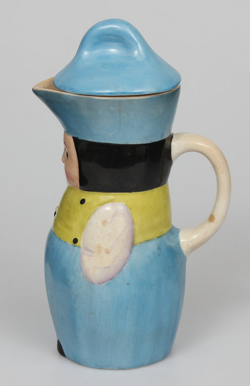Faience pitcher with a lid 