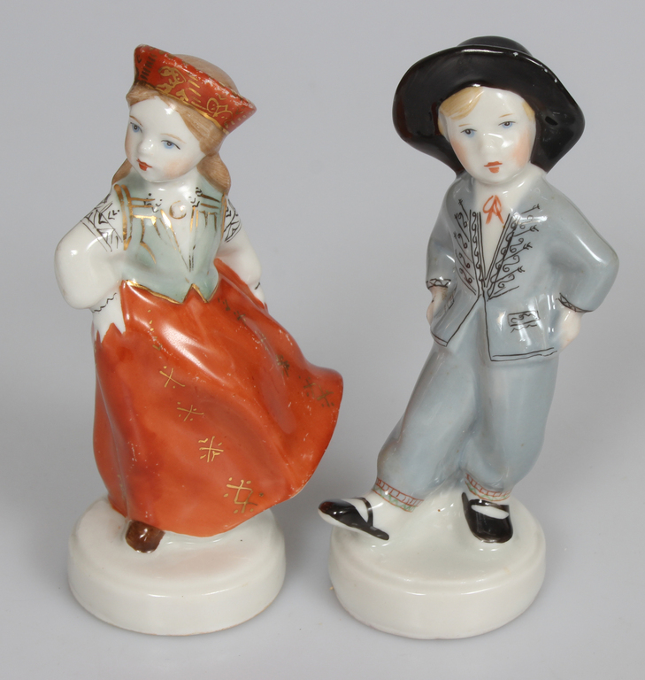 Porcelain figurines 2 pcs ''Folk dancers''