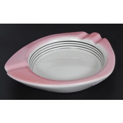 Porcelain ashtray with a pink edge