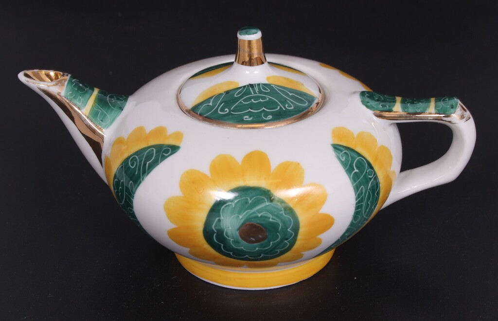 Porcelain jug with gilding