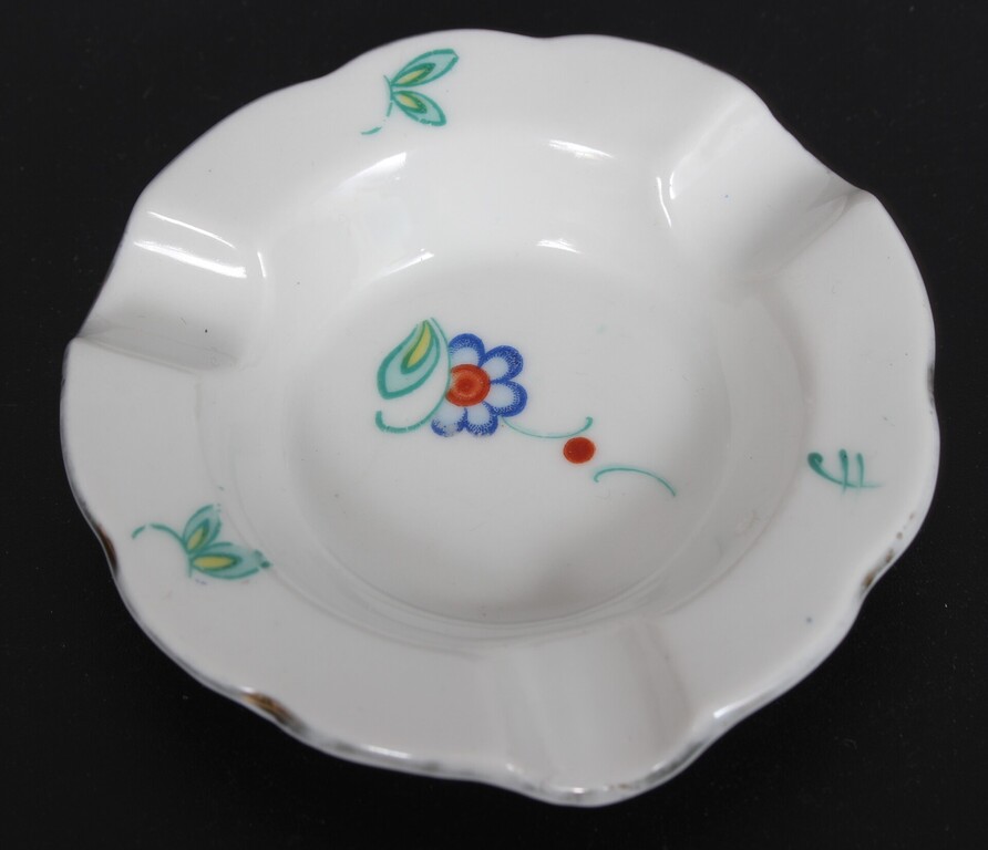 Porcelain ashtray with painting
