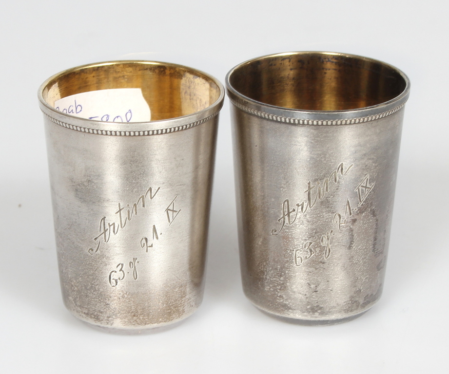 Серебряные чашки с позолотой 2 шт.