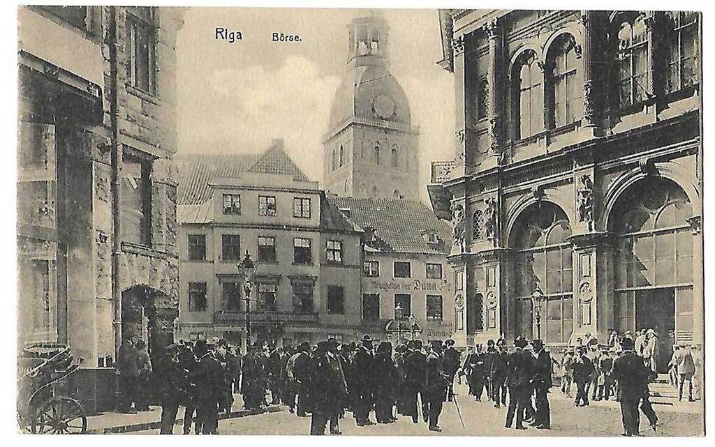 Postcard Doma Square